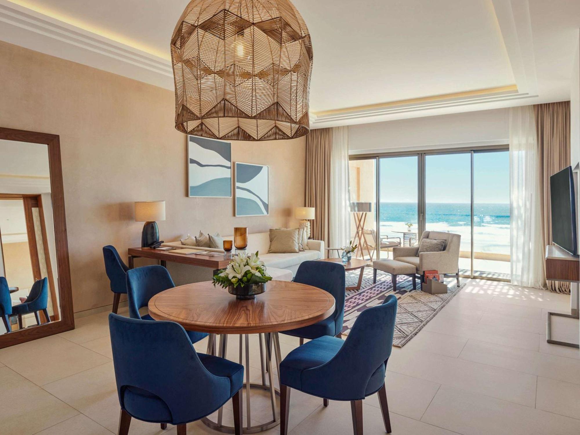 Fairmont Bay Hotel 5*